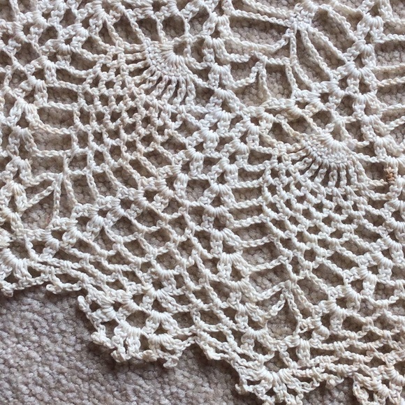 Vintage Woven Circle Table Runner - Picture 2 of 2